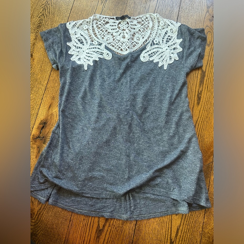 Cute cutout women’s top